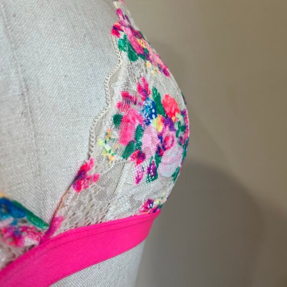 Victoria’s Secret Pink Floral Lace Sheer Triangle Bralette Wireless S - Picture 6 of 6